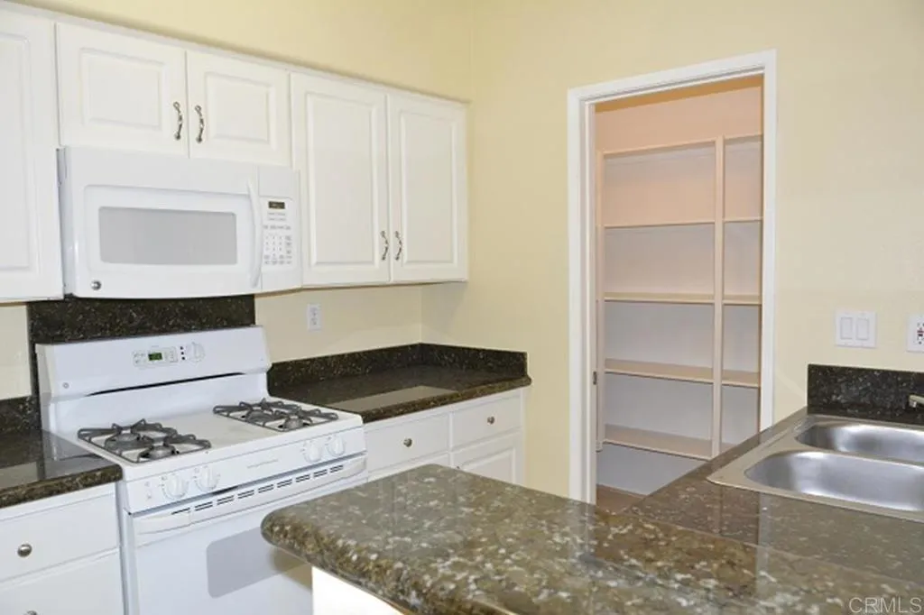 13364 Carmel Country Road Unit C204, San Diego, CA 92130 - Photo 2 of 14, San Diego, CA