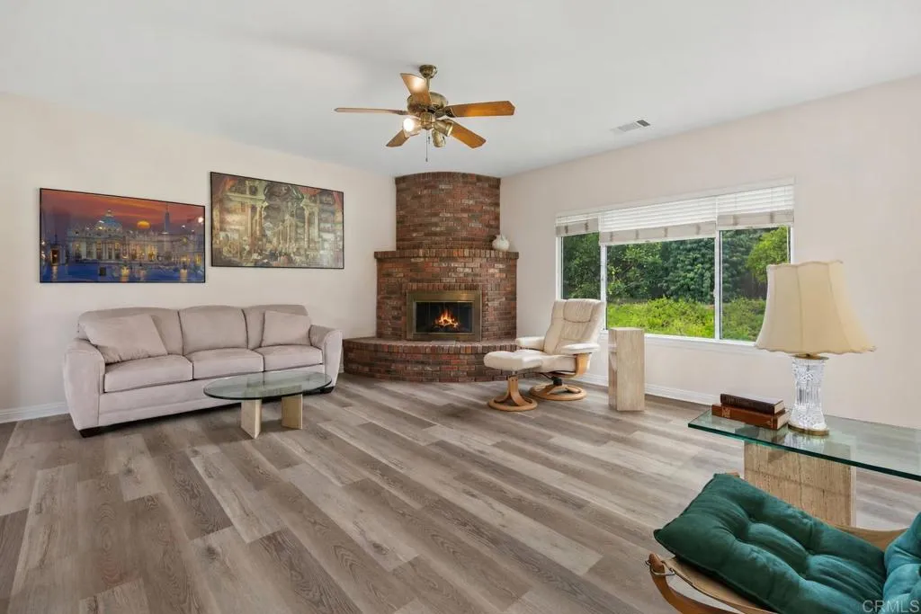 https://cdn.realtyfeed.com/cdn/127/307076908/0fa1280a6a8d4f2a766bceb5391e42b4.webp