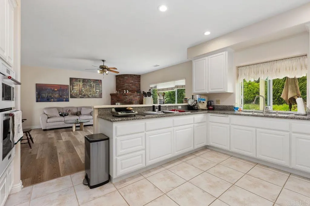 https://cdn.realtyfeed.com/cdn/127/307076908/ccccca4a66d94ac2cb3fa49c23835153.webp