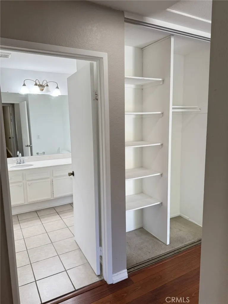 https://cdn.realtyfeed.com/cdn/127/307076912/692617bb866fd8e8c2faa7e7e9cf8426.webp