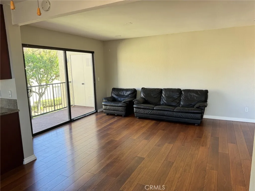 https://cdn.realtyfeed.com/cdn/127/307076912/fe56f9f1627a004f43a3bfca1131c249.webp