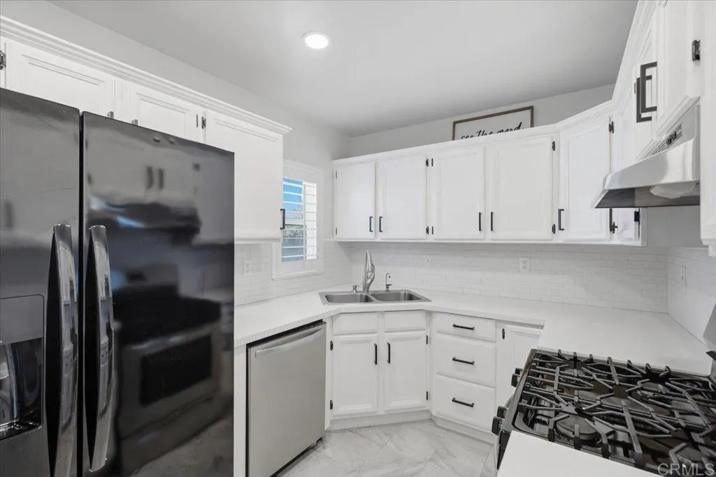 677 Fifth Avenue, Chula Vista, CA 91910 - Photo 4 of 29, Chula Vista, CA