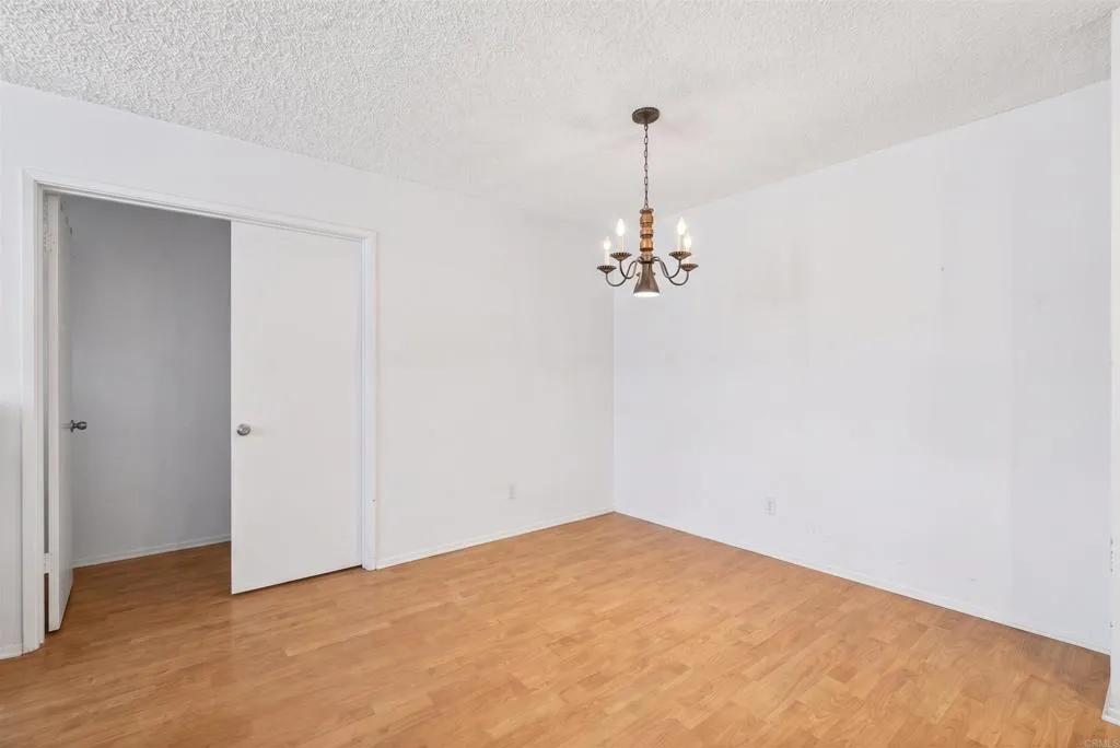 https://cdn.realtyfeed.com/cdn/127/307077065/1d342fd9d8a57d0ef09fe52c97754294.webp
