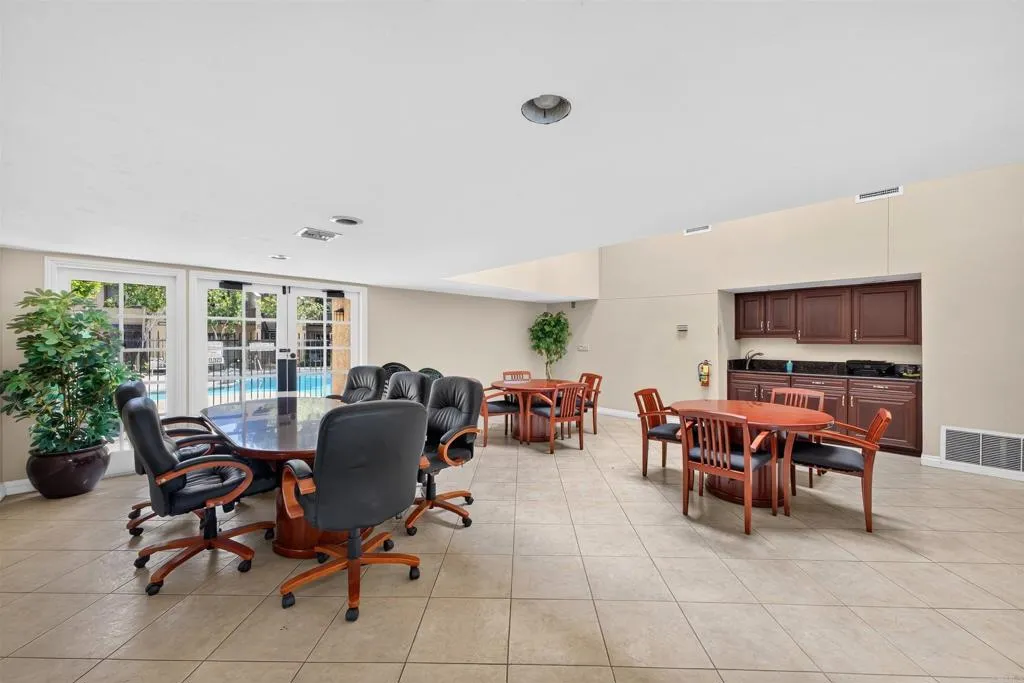 https://cdn.realtyfeed.com/cdn/127/307077065/acccdd18e0aea7a10b067b714a7f123a.webp