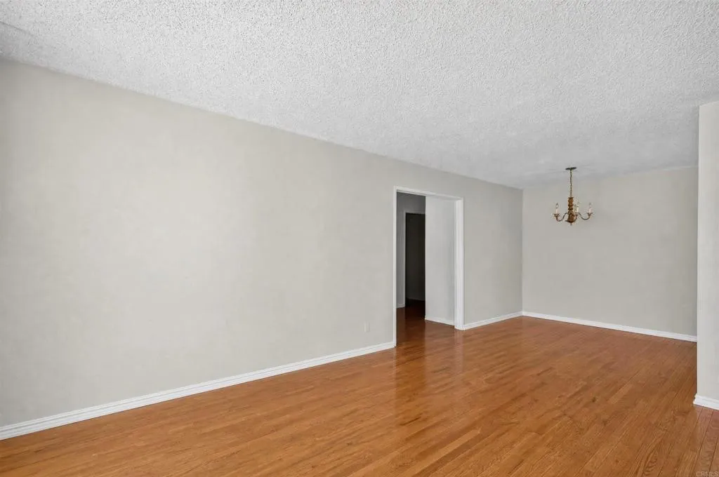 https://cdn.realtyfeed.com/cdn/127/307077065/b2c9dd44cfece9f2f4df5df755e483a4.webp
