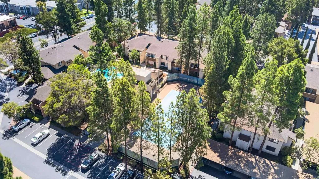 https://cdn.realtyfeed.com/cdn/127/307077065/da88f729fb1e41149cb8cff5eb3af4fe.webp
