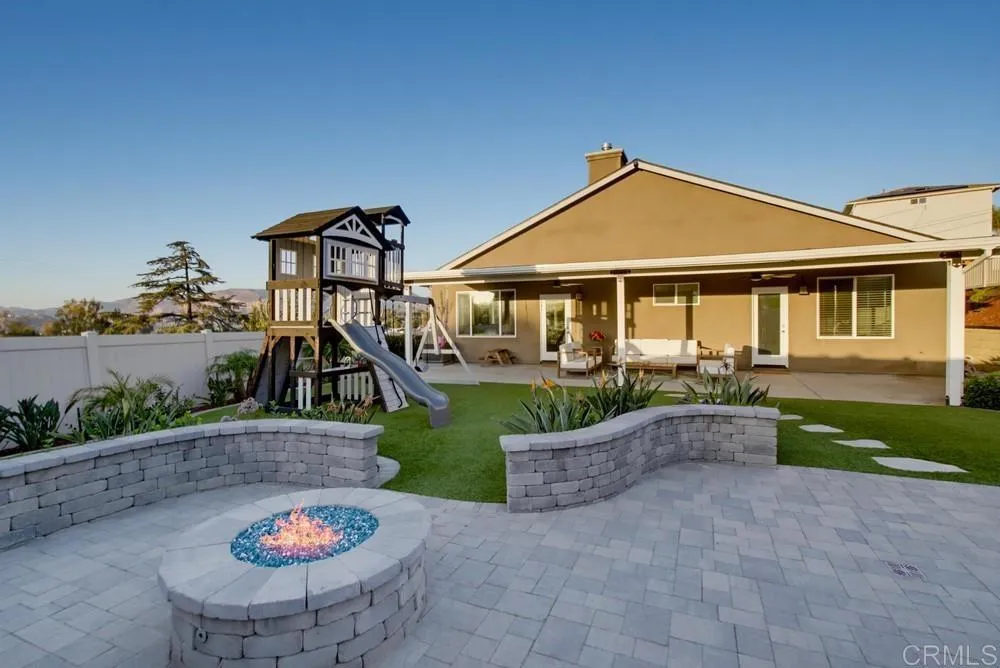 https://cdn.realtyfeed.com/cdn/127/307077073/31d7fbb386bcaec1bd1886fb52a2dc60.webp
