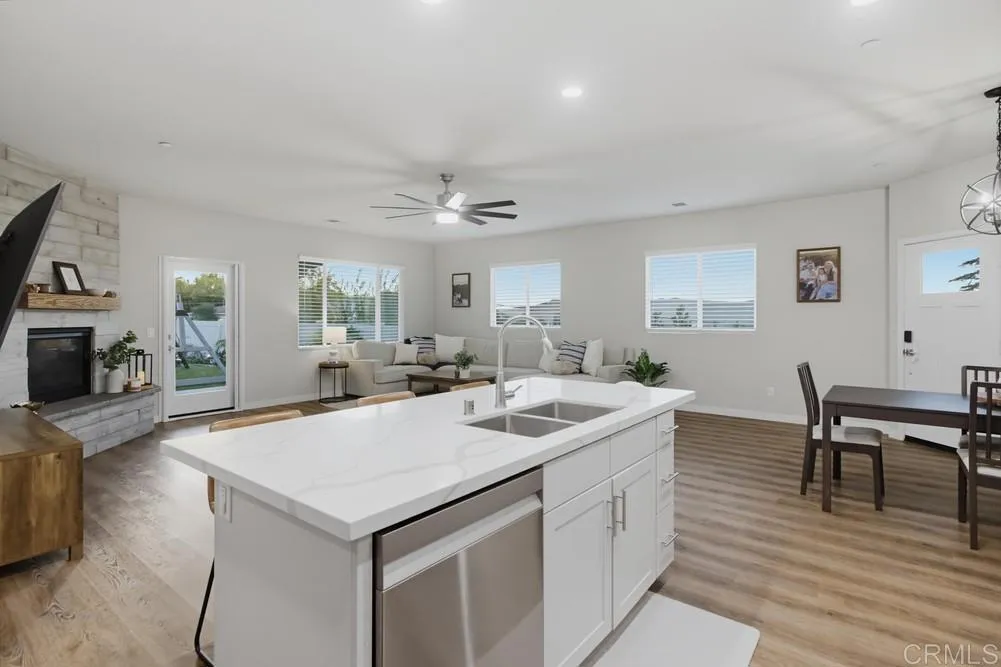 https://cdn.realtyfeed.com/cdn/127/307077073/5efd0338b2be7d08c488cb2cb0a1a833.webp