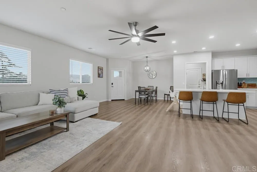 https://cdn.realtyfeed.com/cdn/127/307077073/70b91160263eef58d70f325753d58918.webp