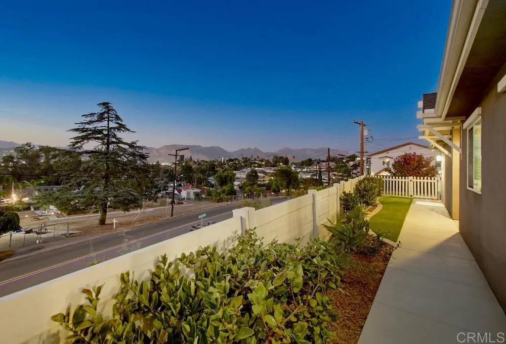 https://cdn.realtyfeed.com/cdn/127/307077073/b9a7de433f4ffad5f0da423b6cad02c8.webp