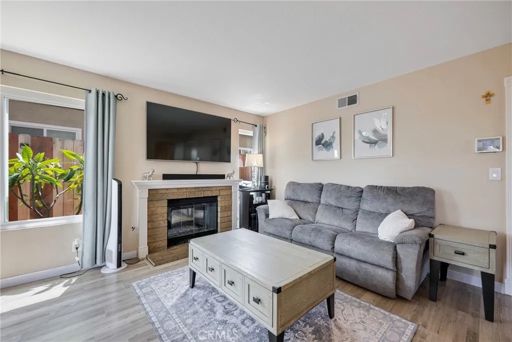 https://cdn.realtyfeed.com/cdn/127/307077169/12347bd0b82afa77438e273e94832ab3.webp