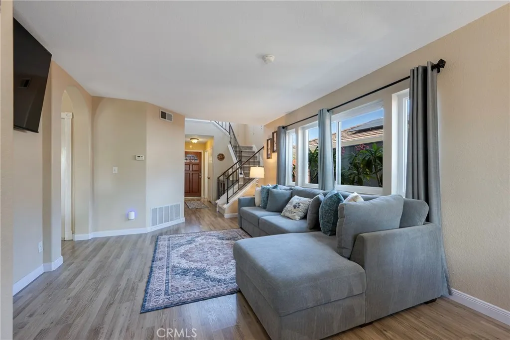 https://cdn.realtyfeed.com/cdn/127/307077169/15ea98572847cddb13abec48a3c7bcd3.webp