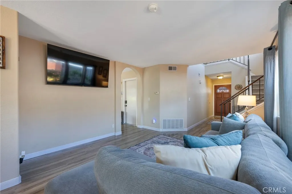 https://cdn.realtyfeed.com/cdn/127/307077169/19e3a1ab82ab5aa77808cacb4edf8cdb.webp