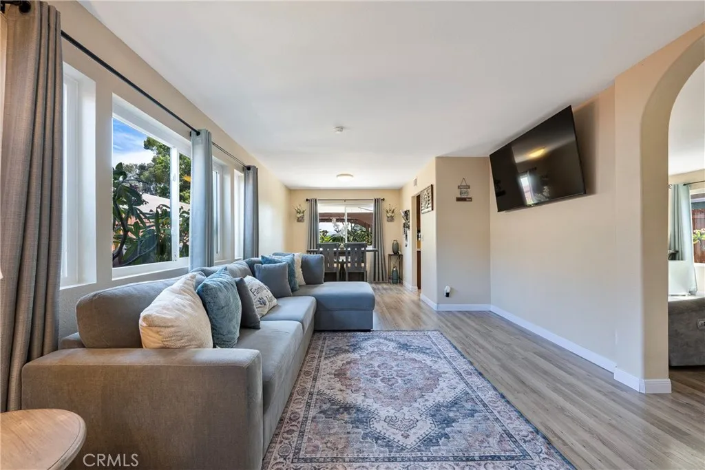https://cdn.realtyfeed.com/cdn/127/307077169/55652c84f834feaf8dca076f8a2d7941.webp