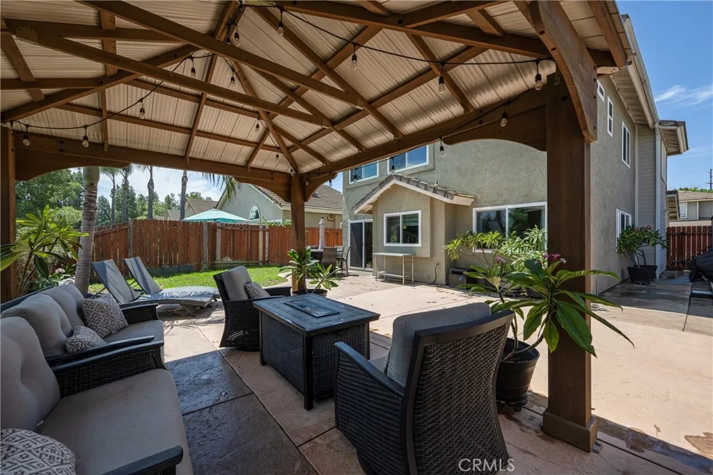 https://cdn.realtyfeed.com/cdn/127/307077169/700df58632b7a516db2401a8f46fa8f0.webp