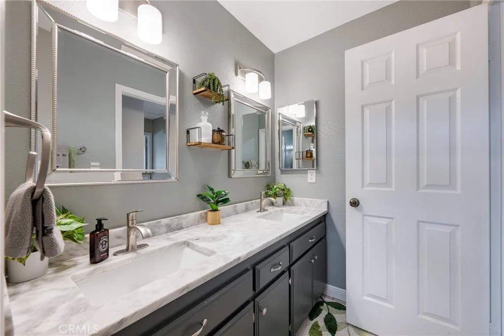 https://cdn.realtyfeed.com/cdn/127/307077169/f8ed7400a036927f34caba5b0202126f.webp
