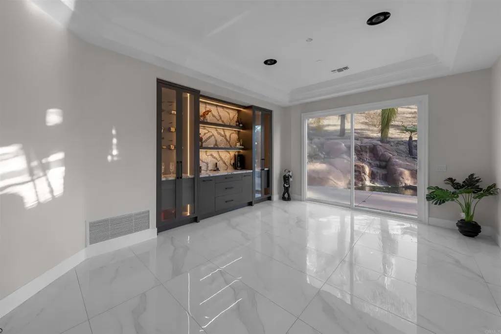 https://cdn.realtyfeed.com/cdn/127/307077193/03c7d1d02333f7a2c5041d79b7343f96.webp