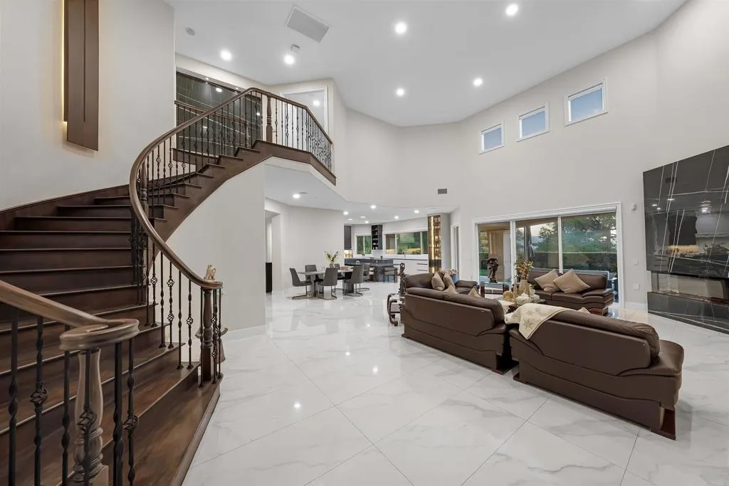 https://cdn.realtyfeed.com/cdn/127/307077193/18f8e448c686c26a3c311252814f0e65.webp