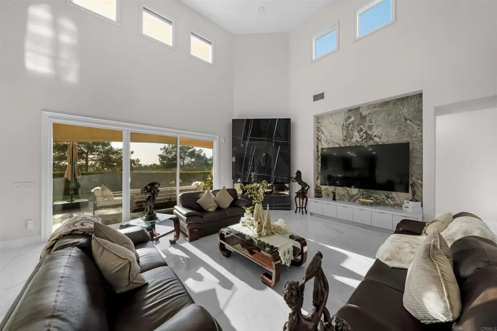 https://cdn.realtyfeed.com/cdn/127/307077193/2fa7e38fe4d096696d4bf8d5f129c2b8.webp