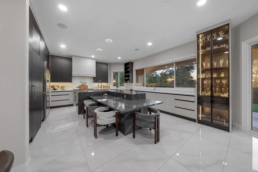 https://cdn.realtyfeed.com/cdn/127/307077193/6604fdb20b0ac5f211de3ef5686c70ad.webp