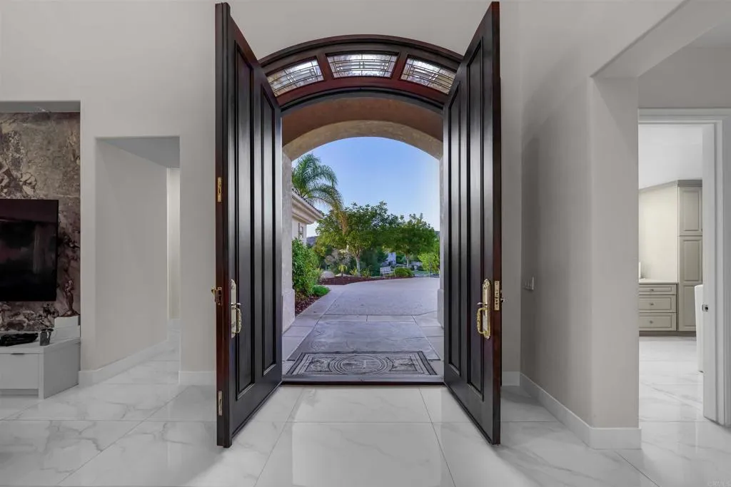 https://cdn.realtyfeed.com/cdn/127/307077193/cc817207edd2b82c1abc909e40efa6ed.webp
