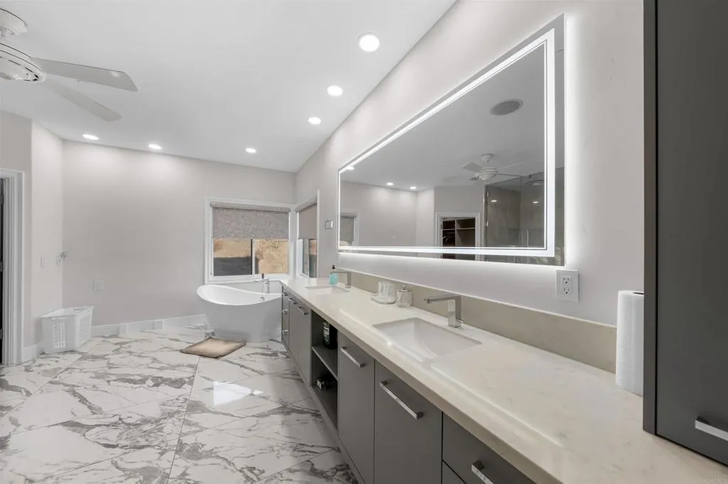 https://cdn.realtyfeed.com/cdn/127/307077193/ccf3056c8c140a25b2ee21653b5e60df.webp