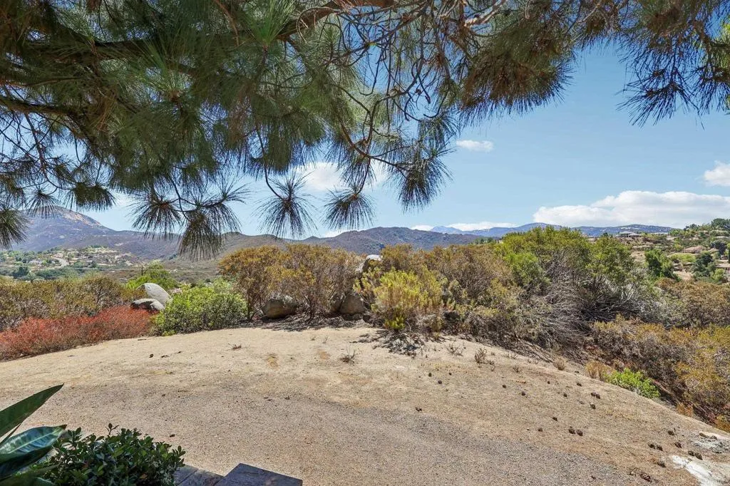 https://cdn.realtyfeed.com/cdn/127/307077200/1bd3671e9df6262bf95d0d2048bbf4ce.webp