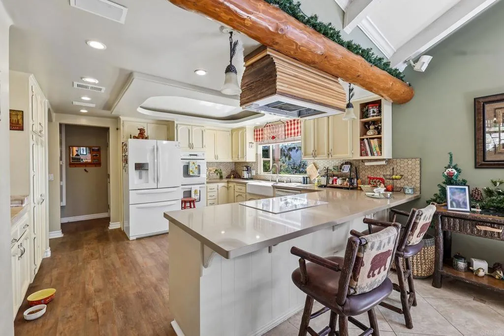 https://cdn.realtyfeed.com/cdn/127/307077200/9dadede2f1bbfb2c1de2d3c90054fdc2.webp