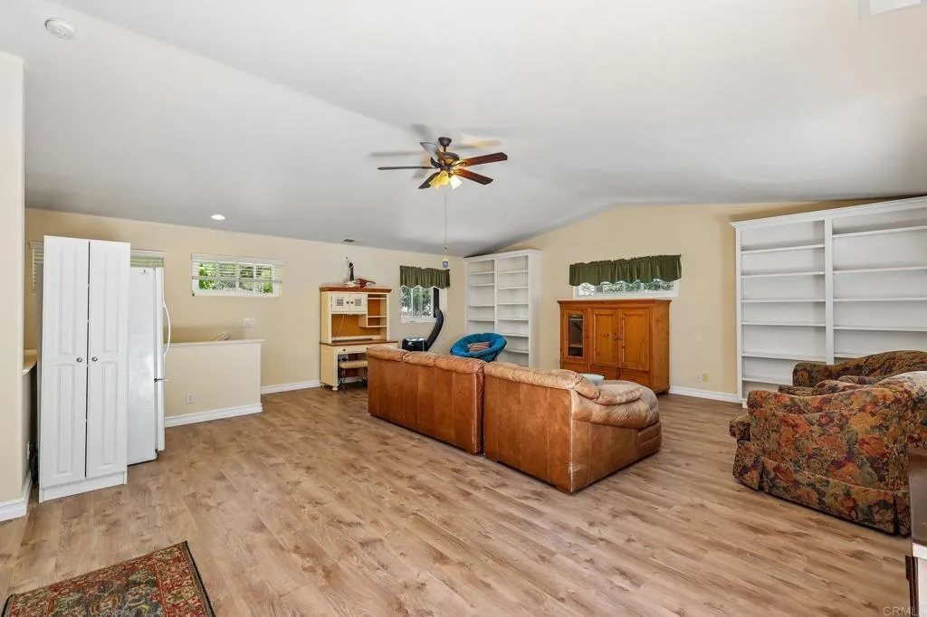 https://cdn.realtyfeed.com/cdn/127/307077200/b089a8616301b113737888955abf32b0.webp