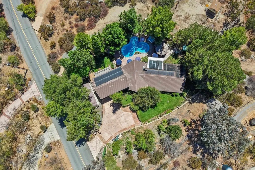 https://cdn.realtyfeed.com/cdn/127/307077200/cfc42bcbc07a843e2b65095a4402a682.webp