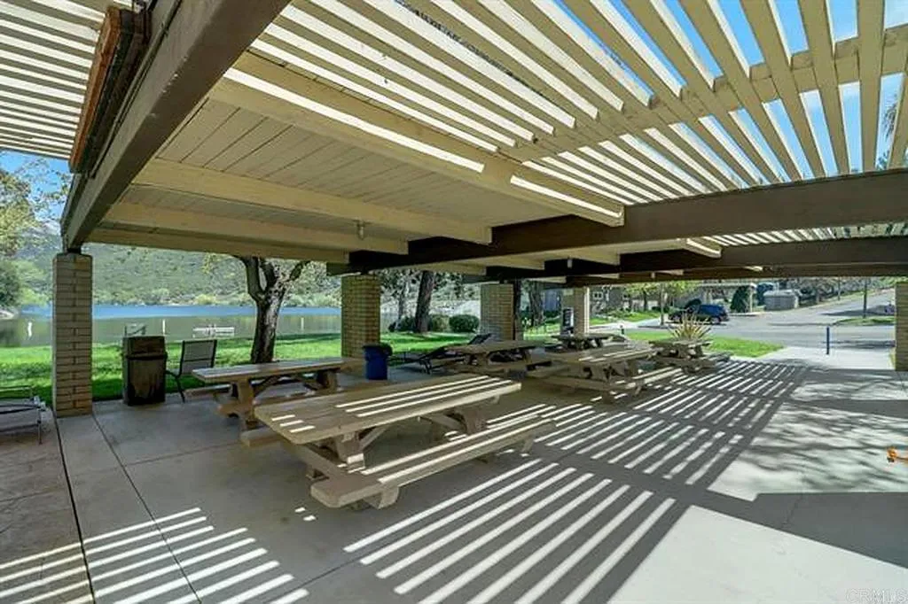 https://cdn.realtyfeed.com/cdn/127/307077200/d386bdfdb7192802f368129668517bb3.webp