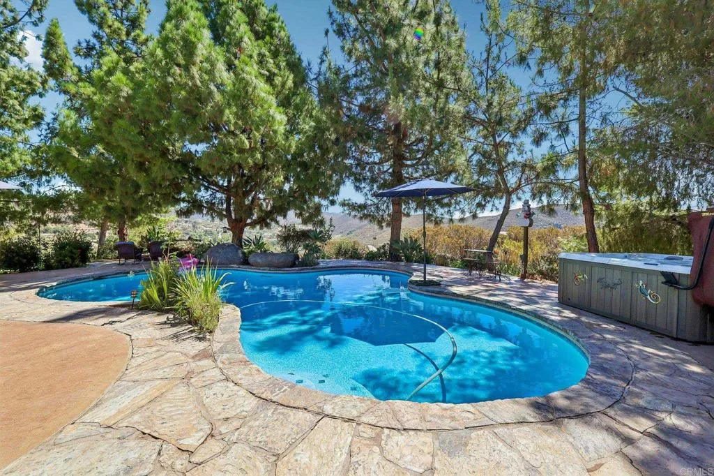 https://cdn.realtyfeed.com/cdn/127/307077200/e18e7b91f4a11701b257a1e82ef239ae.webp