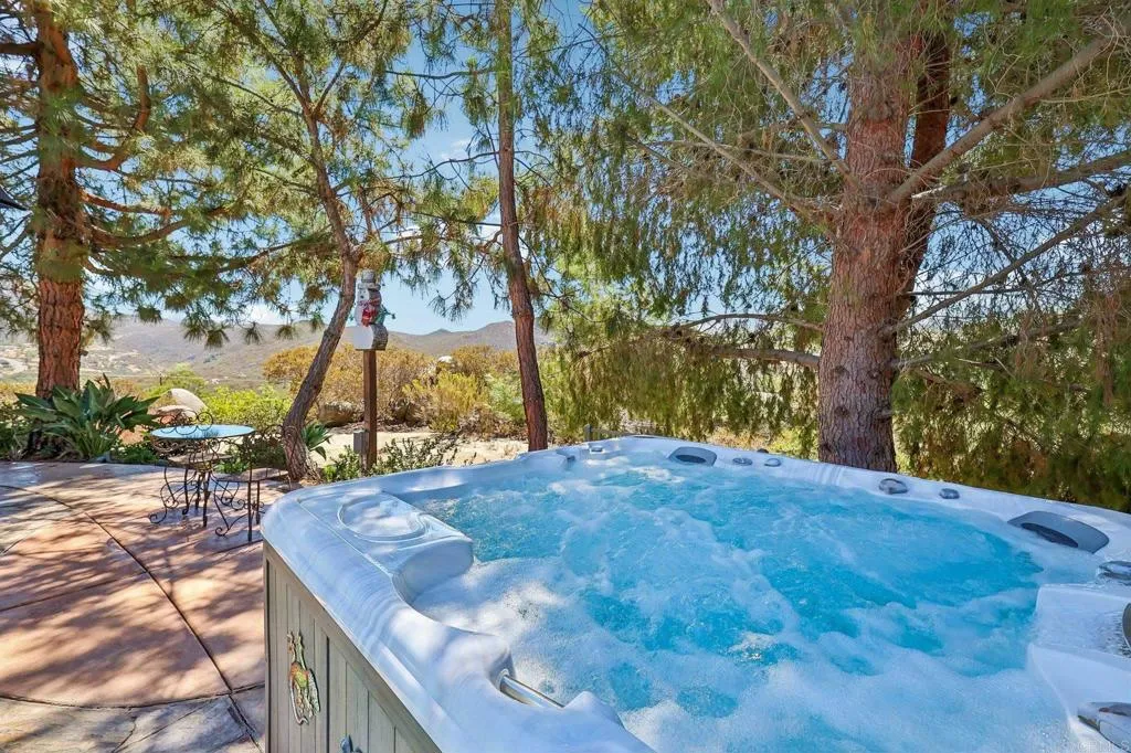 https://cdn.realtyfeed.com/cdn/127/307077200/e7bdc6737d8075f10329814af3d6e476.webp
