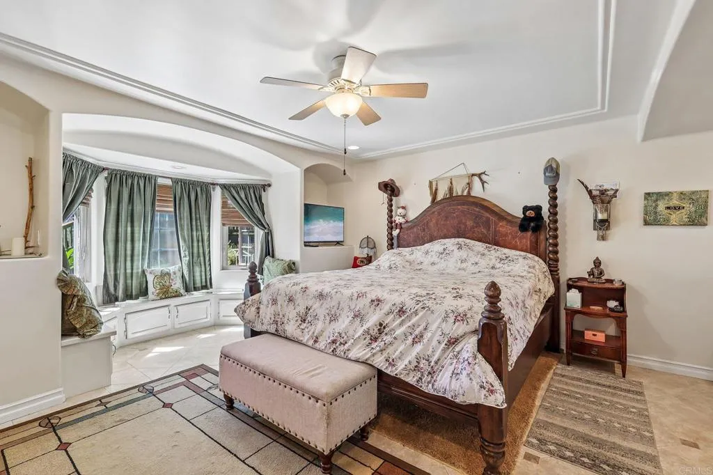 https://cdn.realtyfeed.com/cdn/127/307077200/fb069feadd42310942b8800bb0da0bcd.webp