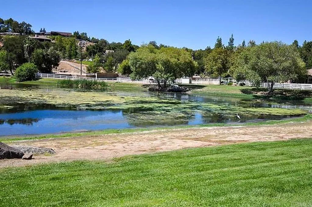 https://cdn.realtyfeed.com/cdn/127/307077200/fce4f68f7c50df1a250370c620d7c511.webp