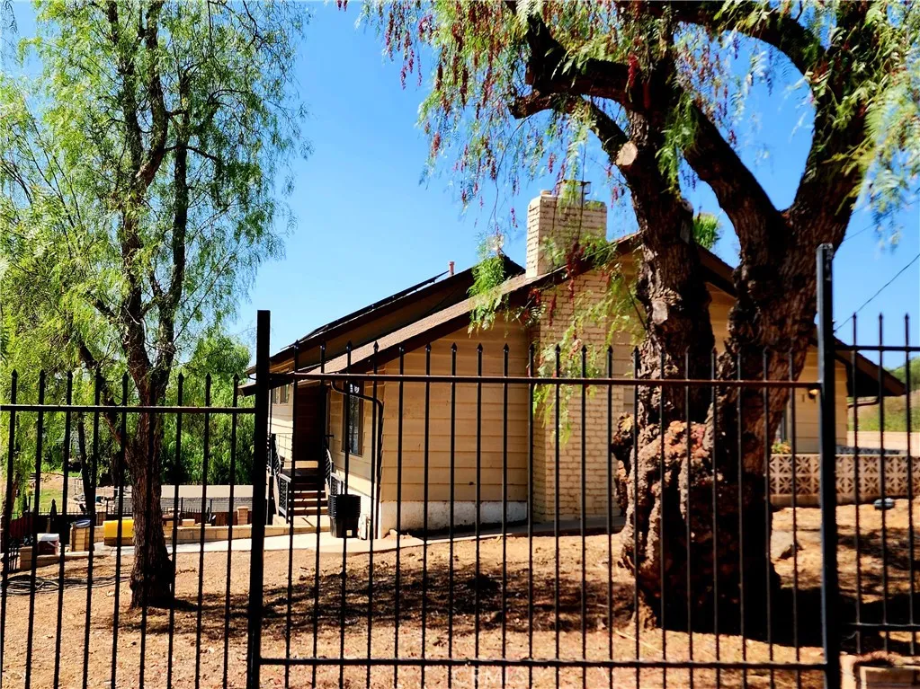 https://cdn.realtyfeed.com/cdn/127/307077241/3d41847c4ce4a143bb761a4da9eb511e.webp