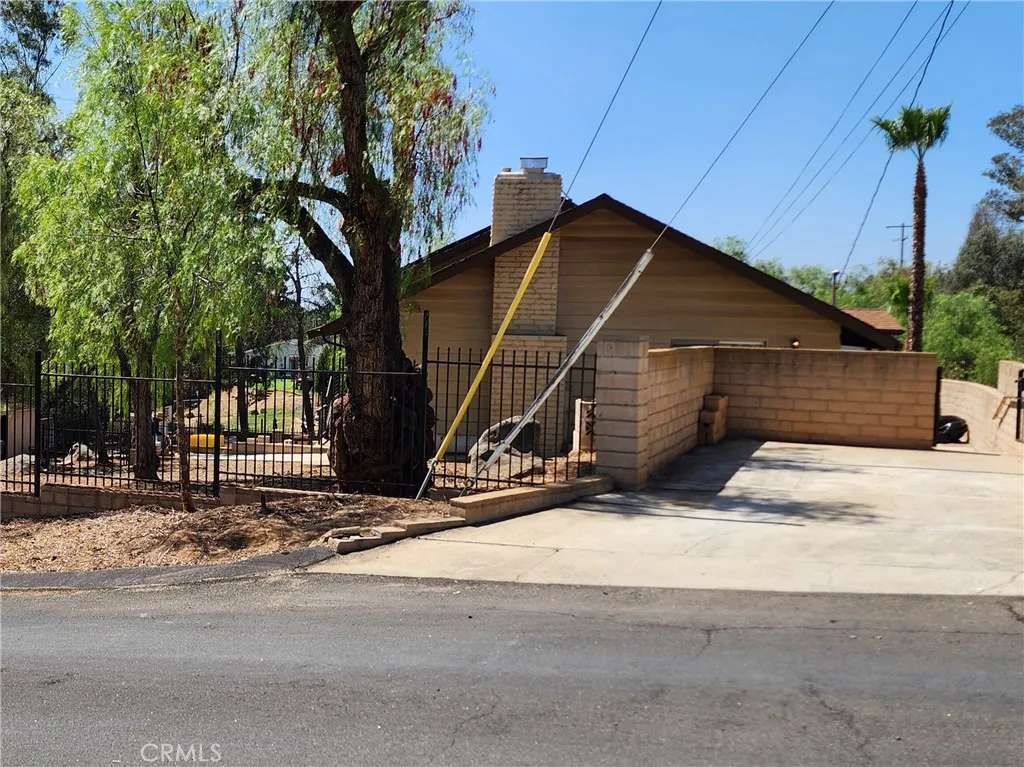 https://cdn.realtyfeed.com/cdn/127/307077241/562d16cd4e6cbf6ed0c118b66428d562.webp
