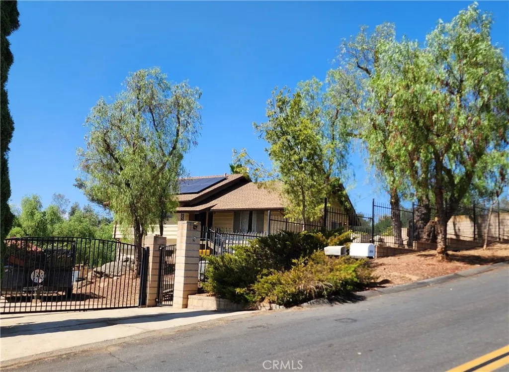 https://cdn.realtyfeed.com/cdn/127/307077241/d6d490c6167c63d8e54847b51ea4ea05.webp