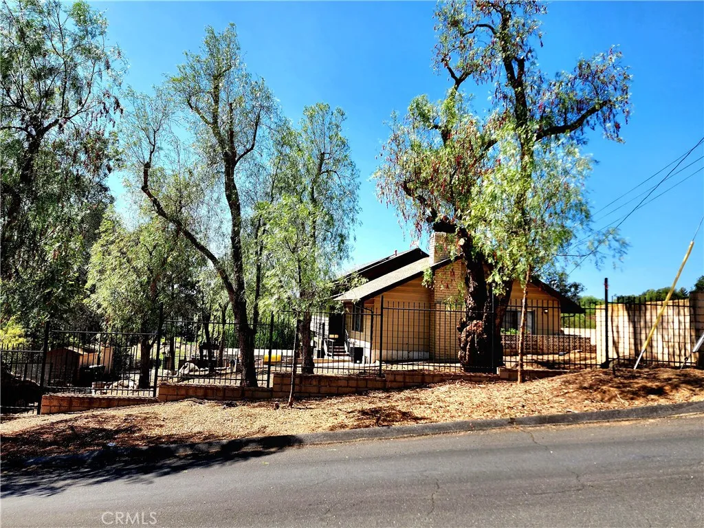 https://cdn.realtyfeed.com/cdn/127/307077241/eb355a0cf233bec4cc8c33fc463270fc.webp