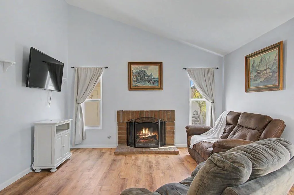 https://cdn.realtyfeed.com/cdn/127/307077253/f4eec3a2ebe187f4ef145063f3d4d752.webp