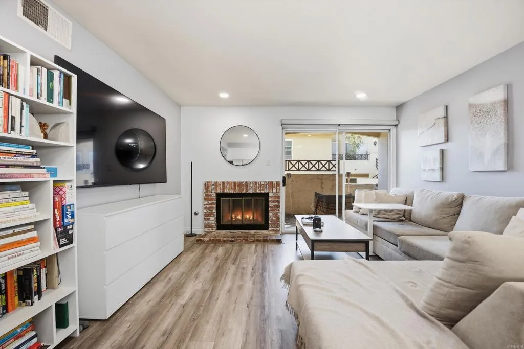 2035 Lakeridge Circle Unit 102, Chula Vista, CA 91913 - Main photo, Chula Vista, CA
