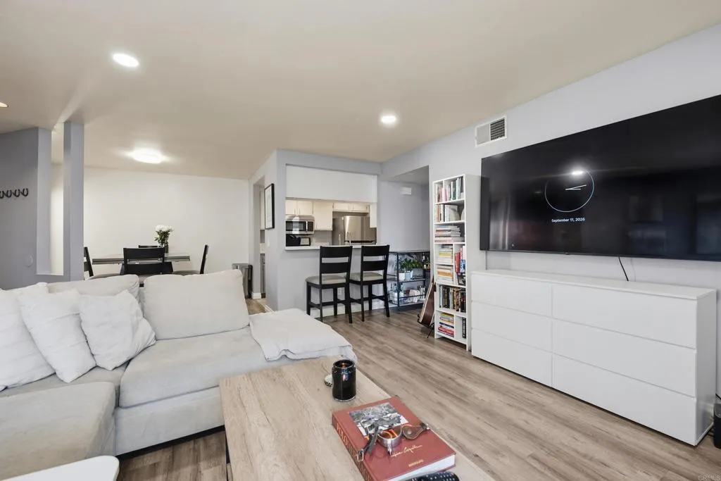https://cdn.realtyfeed.com/cdn/127/307077291/ed24f2b02ec0e8399f5e5a8ab28f3335.webp