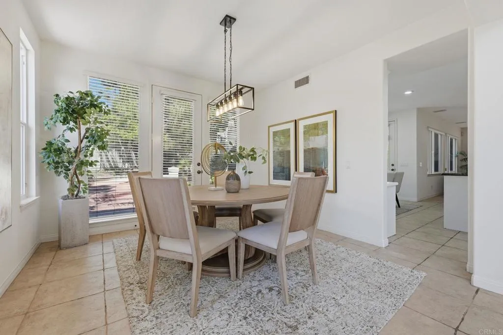 https://cdn.realtyfeed.com/cdn/127/307077332/5de1028279e28bfb337bc6a931dc8ba4.webp