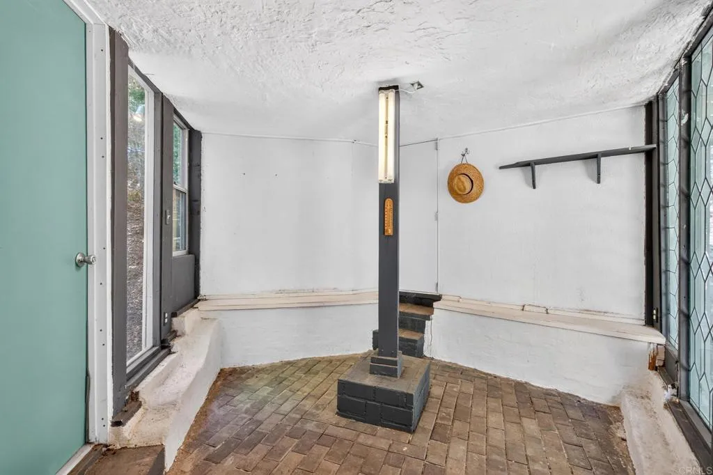 https://cdn.realtyfeed.com/cdn/127/307077361/0a0883ebd9fe74be5b00171c6ef01c56.webp