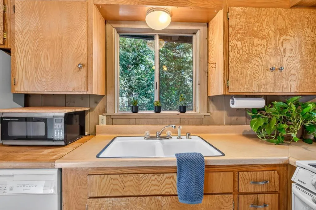 https://cdn.realtyfeed.com/cdn/127/307077361/b04466f45551ccea2ecb4c5b6cd91616.webp