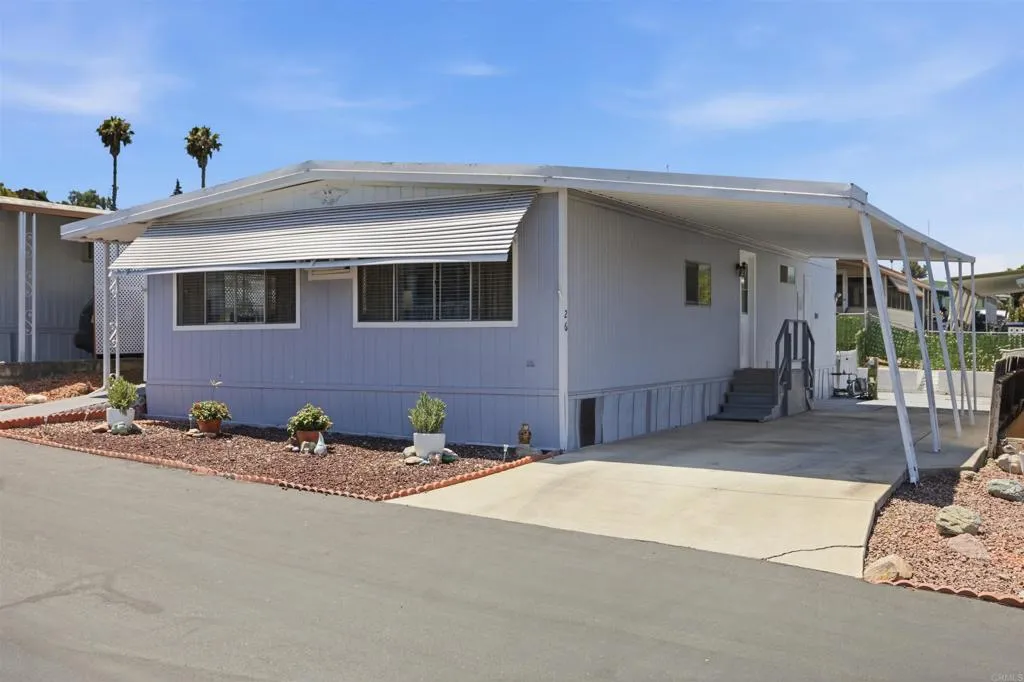 718 Sycamore Unit 26, Vista, CA 92083 - Main photo, Vista, CA
