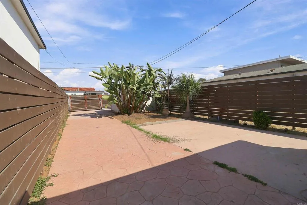 https://cdn.realtyfeed.com/cdn/127/307077492/27d40ea9d5d434f511ed8eca7881da4a.webp