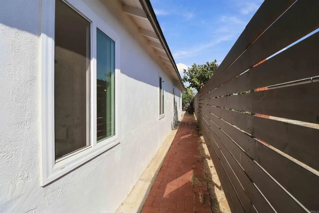 https://cdn.realtyfeed.com/cdn/127/307077492/8ab998dc135c58acf15ba96cf9ad945e.webp