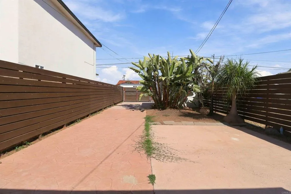 https://cdn.realtyfeed.com/cdn/127/307077492/a35f07261e4143e9796bee1e73d5dfbc.webp