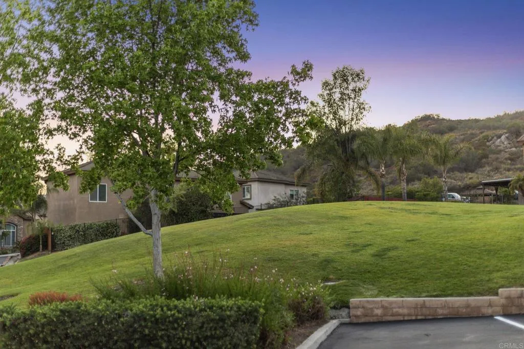 https://cdn.realtyfeed.com/cdn/127/307077532/5e1e2f16e70533f5e9558cc48924d754.webp